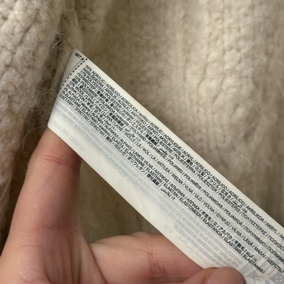 Zara Cream Black Striped Knit Cardigan
Sweater Vest. Size Small. - Picture 4 of 5